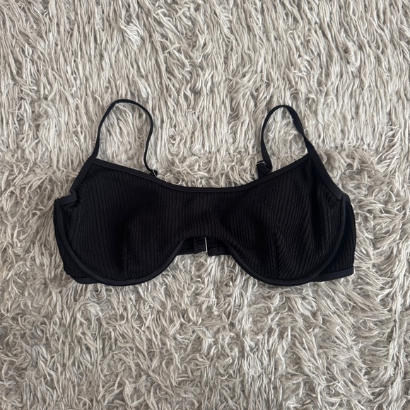 Old Navy Black Ribbed Underwire Bikini Top - Picture 2 of 7
